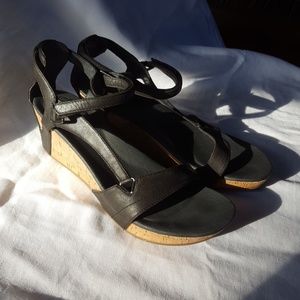 Teva Wedges